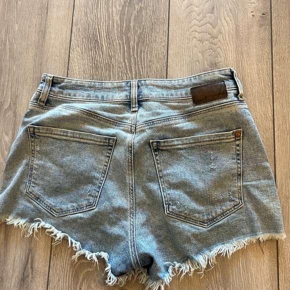 Mavi light wash distressed denim shorts. Good used condition. - Picture 2 of 3